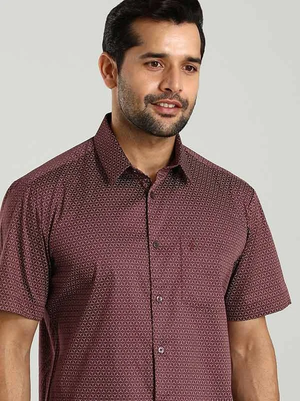 Men Printed Half Sleeve Cotton Stretch Shirt